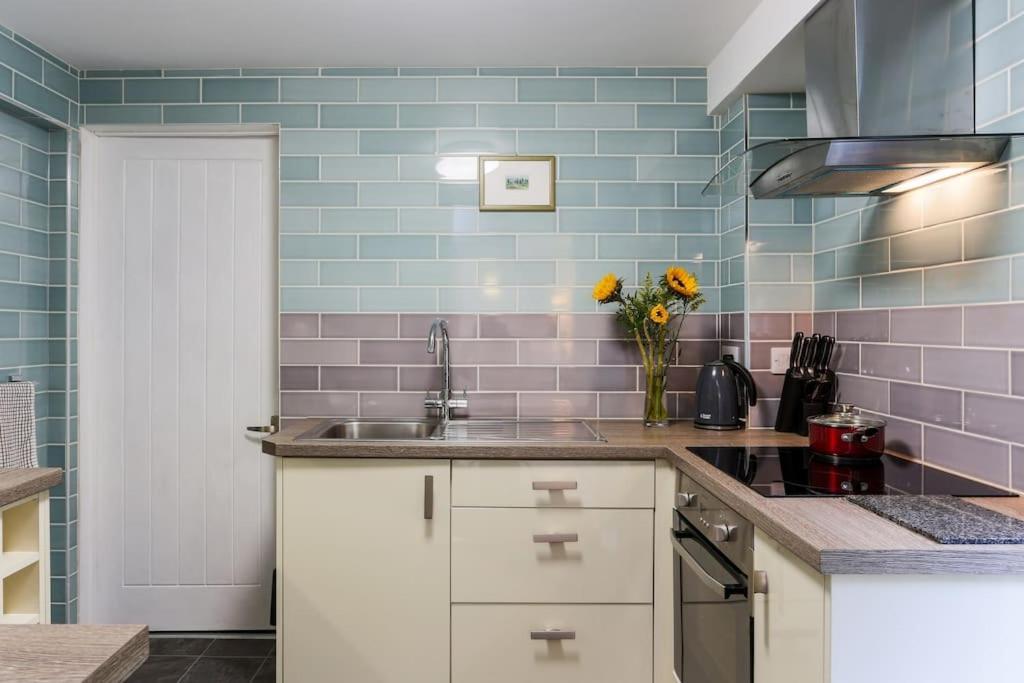 Truro Apartment In A Stunning Quiet Location Luaran gambar